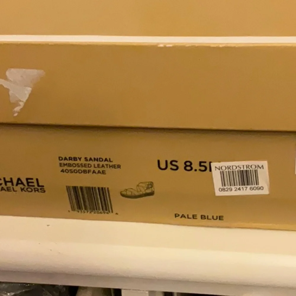 Michael Kors Darby Embossed Leather Sandal 8.5 NIB. - Picture 6 of 6